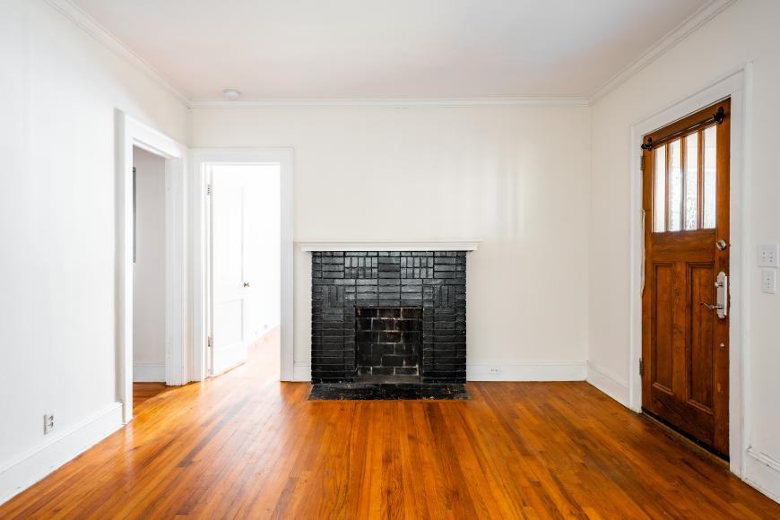 195 Flora Ave Ne - Photo 5 of 10