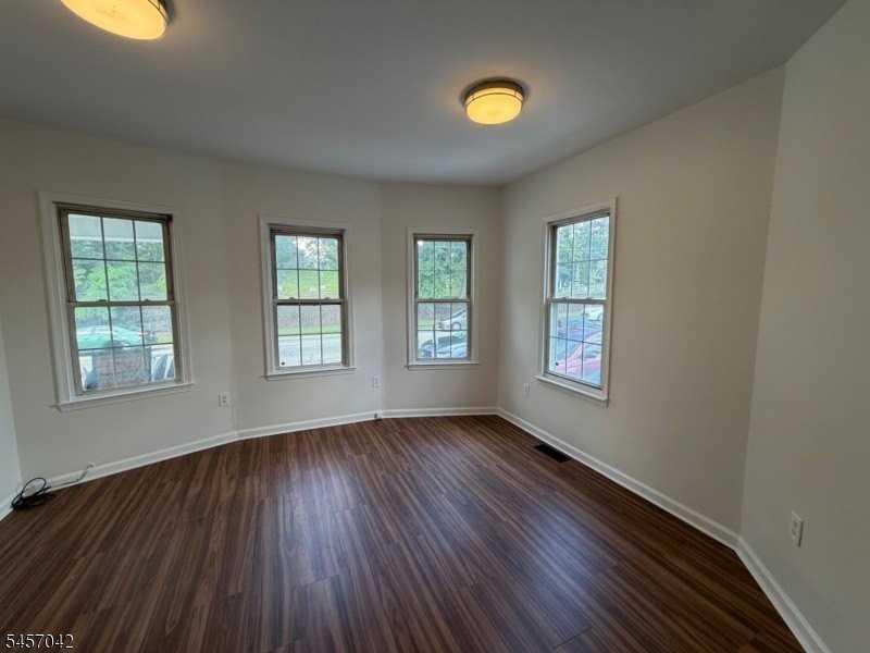 386 Washington St - Photo 6 of 12