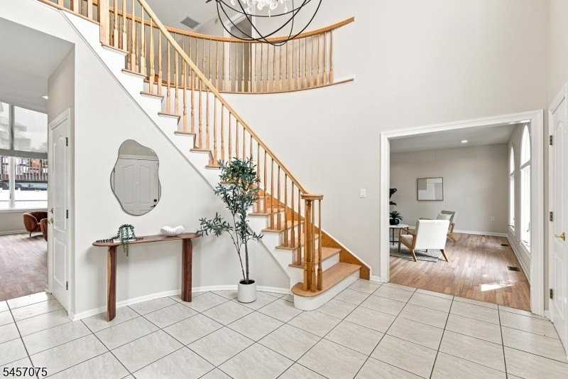 907 Colonia Rd - Photo 5 of 43