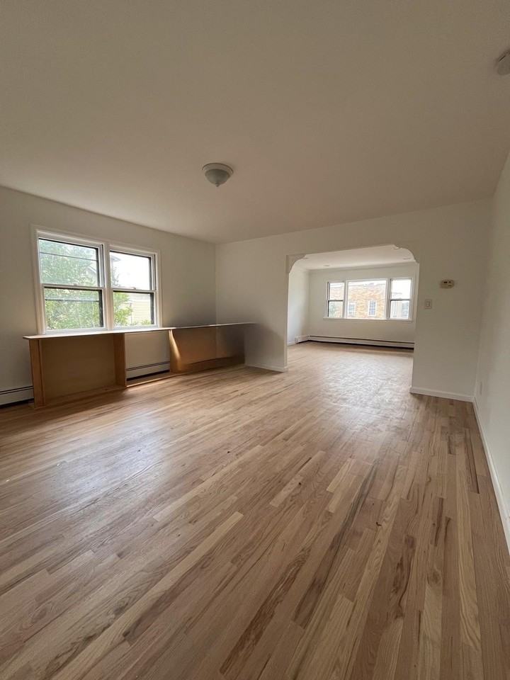 92 Malcolm Ave - Photo 5 of 12