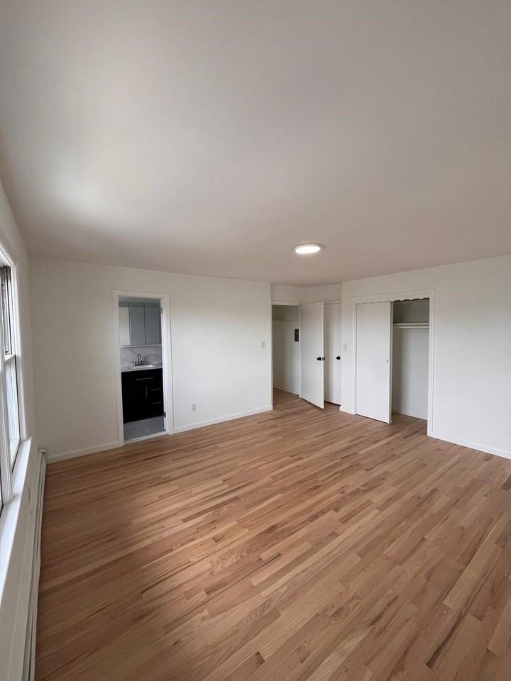 92 Malcolm Ave - Photo 7 of 12