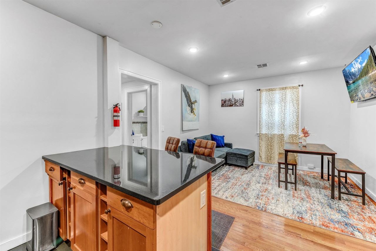 5218 Park Ave - Photo 4 of 39