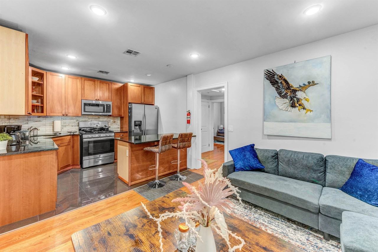 5218 Park Ave - Photo 2 of 39