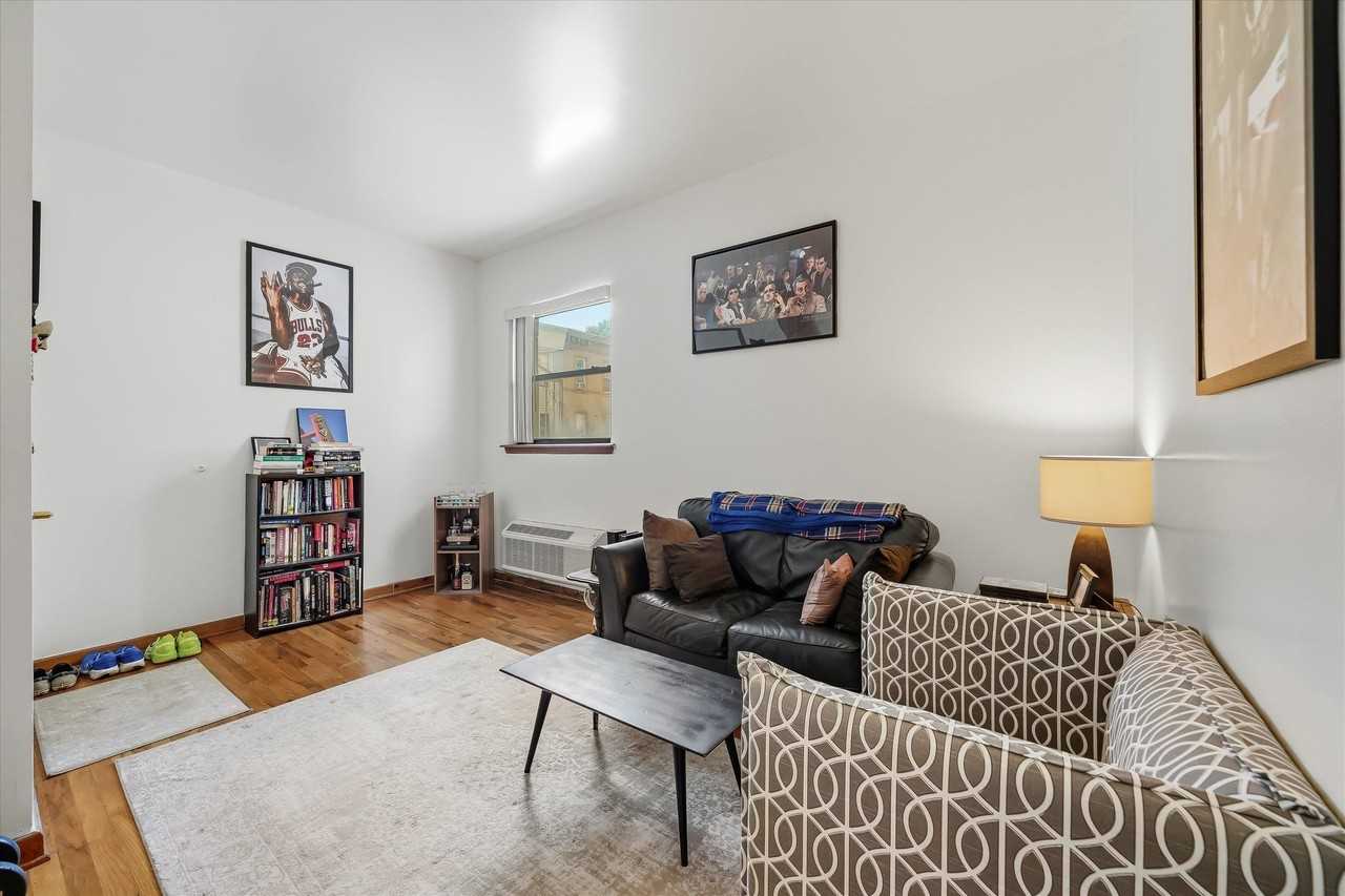 416 68th St #15 - Photo 2 of 19