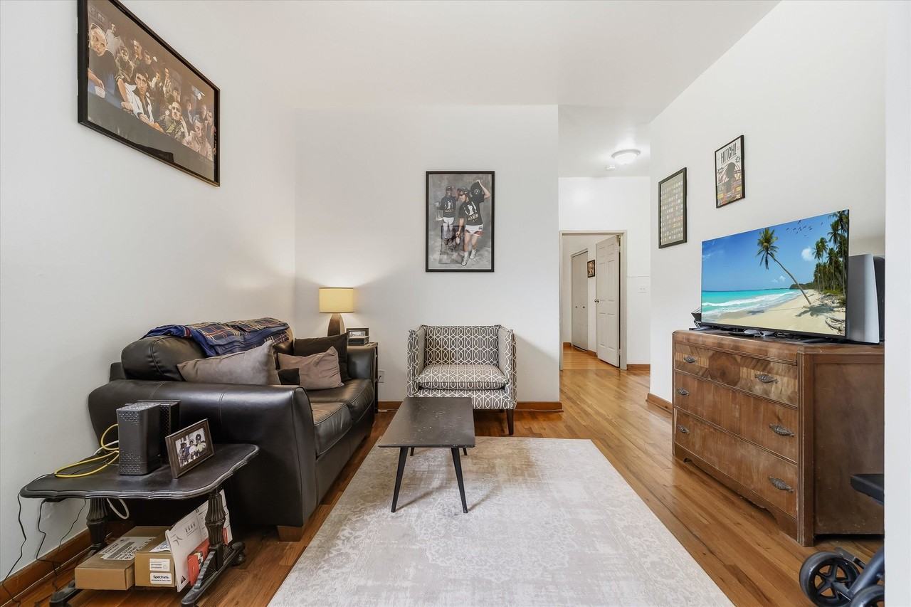 416 68th St #15 - Photo 5 of 19