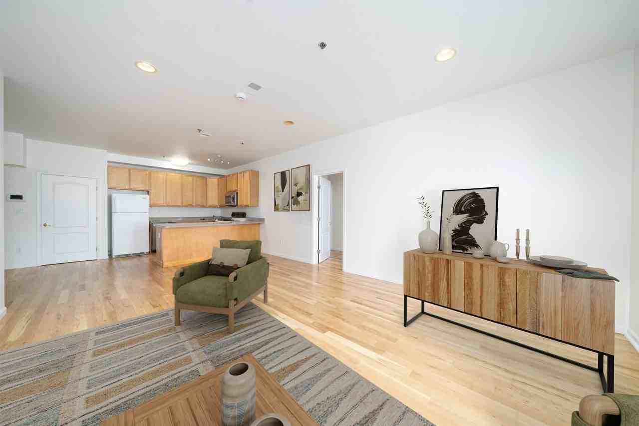 109 Jackson St #4E - Photo 2 of 28