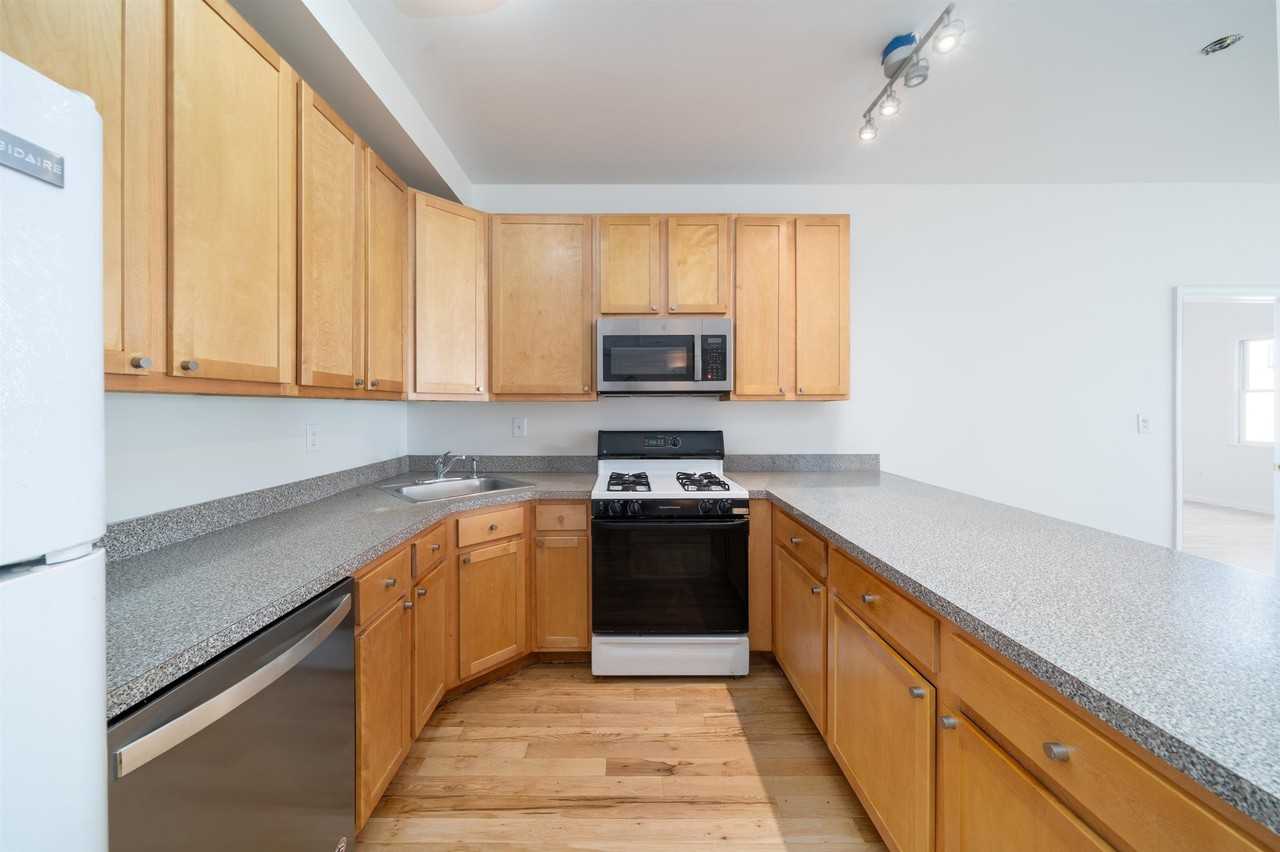 109 Jackson St #4E - Photo 7 of 28