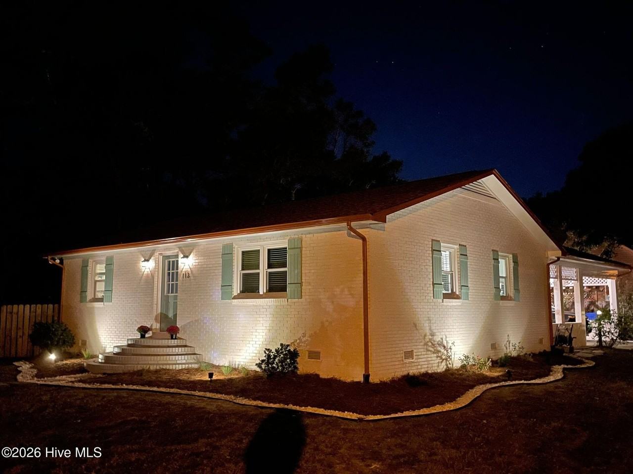 113 Ne 57th St - Photo 2 of 23
