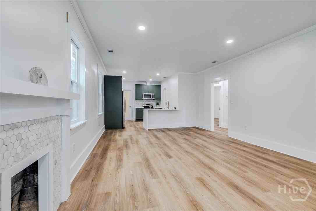 1018 Seiler Ave - Photo 4 of 36