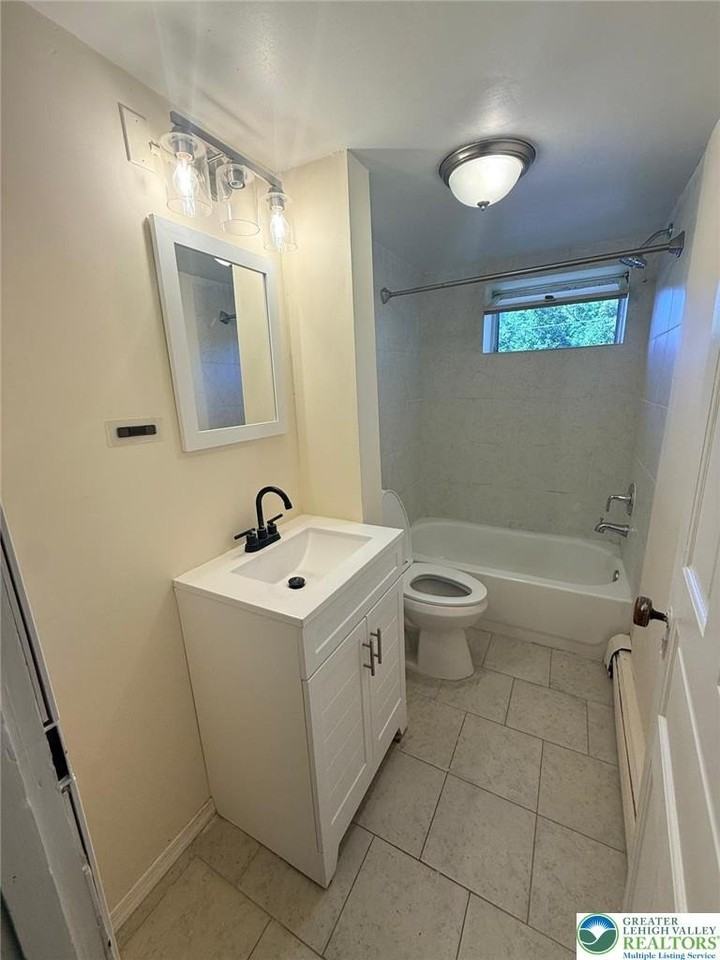 847 S Filmore St #843 - Photo 7 of 16