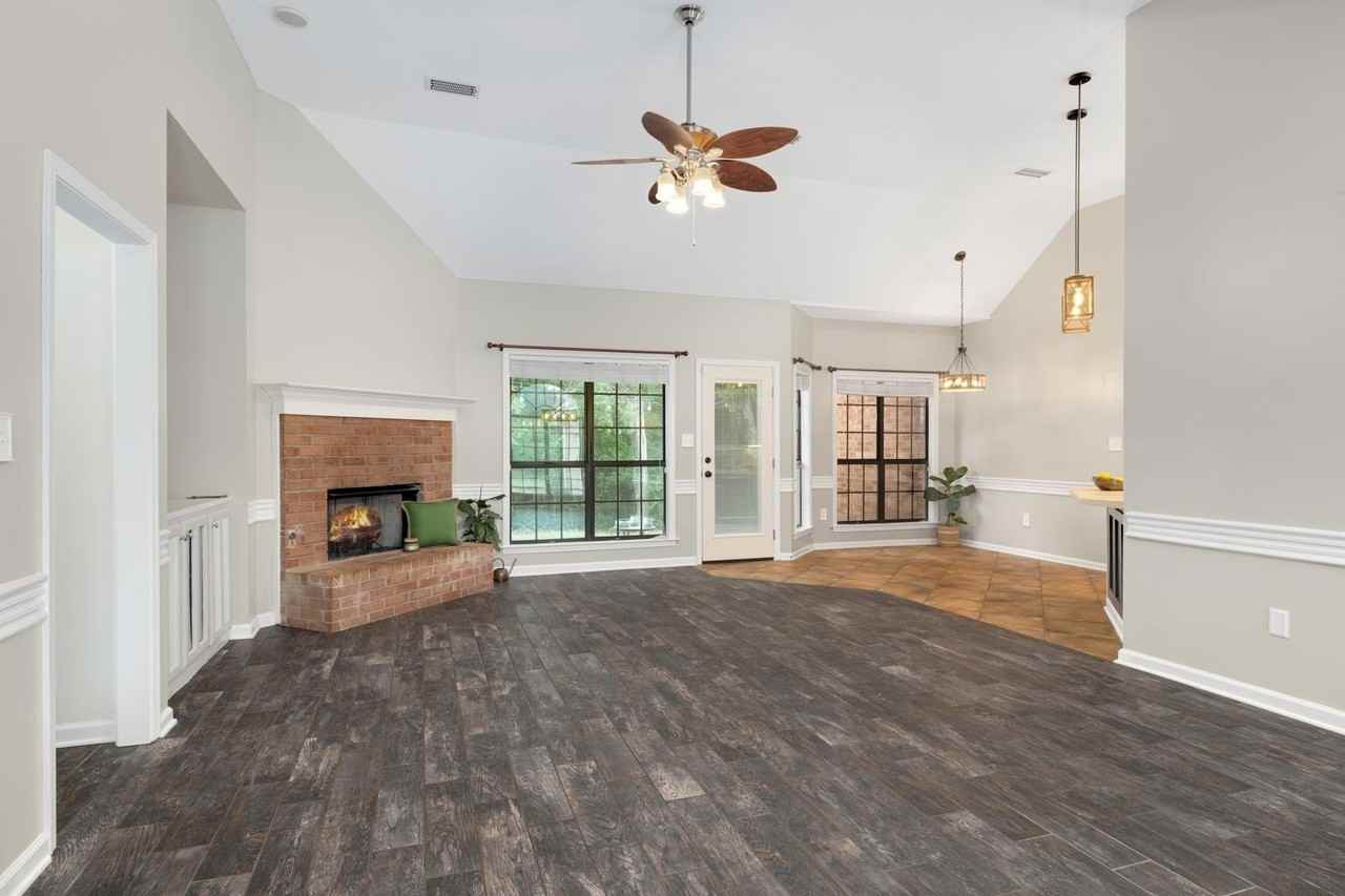 4905 Springtree Dr - Photo 5 of 31