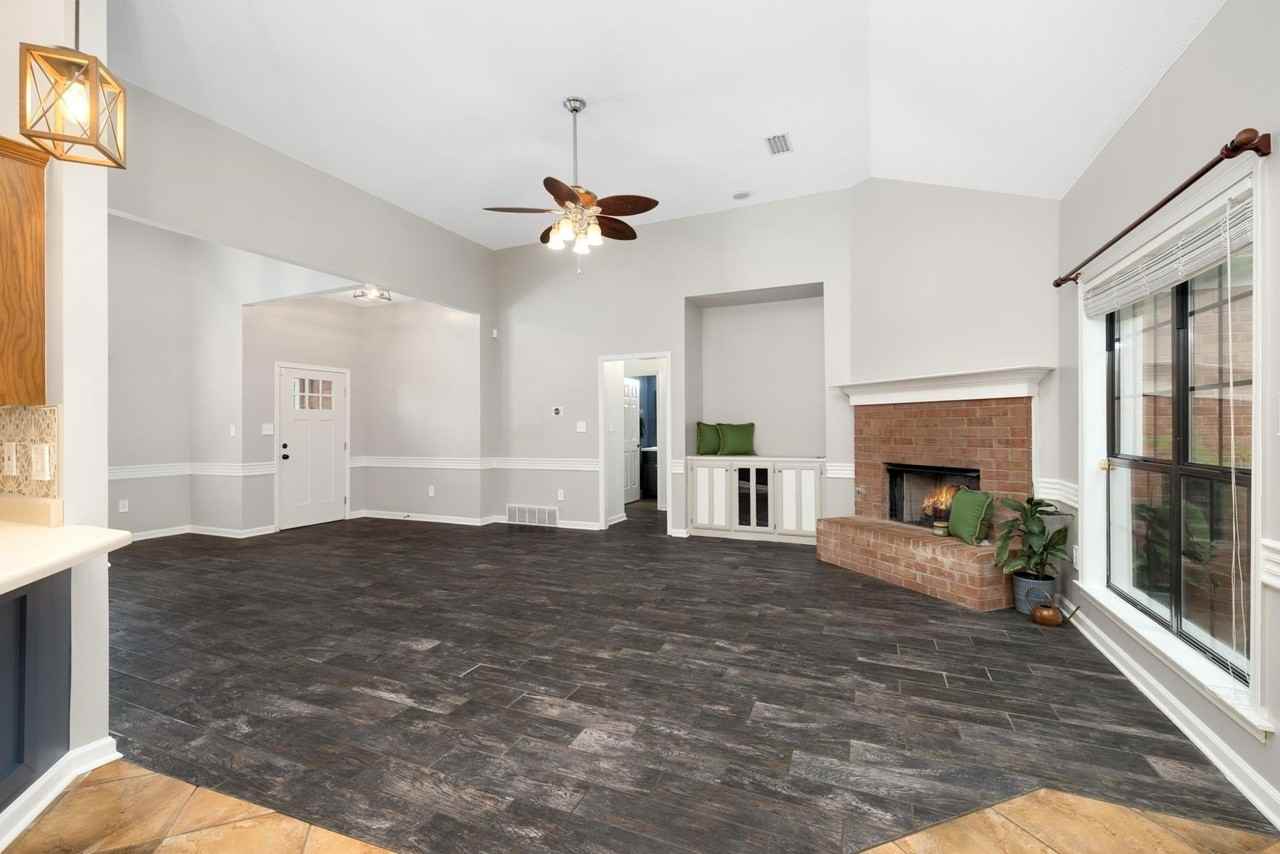 4905 Springtree Dr - Photo 6 of 31
