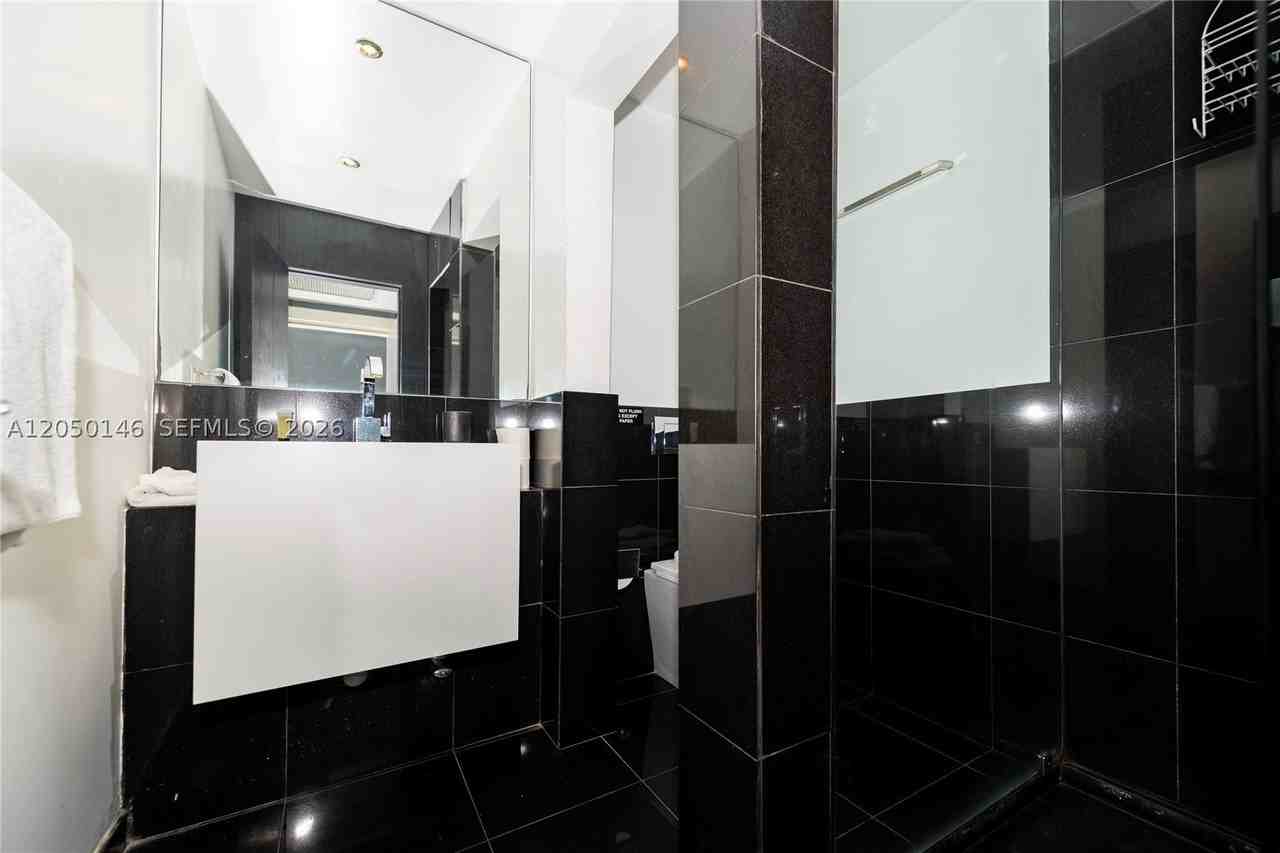 550 Michigan Ave #2 - Photo 7 of 7