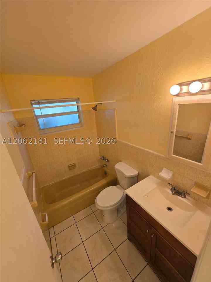 7340 Nw 37th St #1-4 - Photo 6 of 7