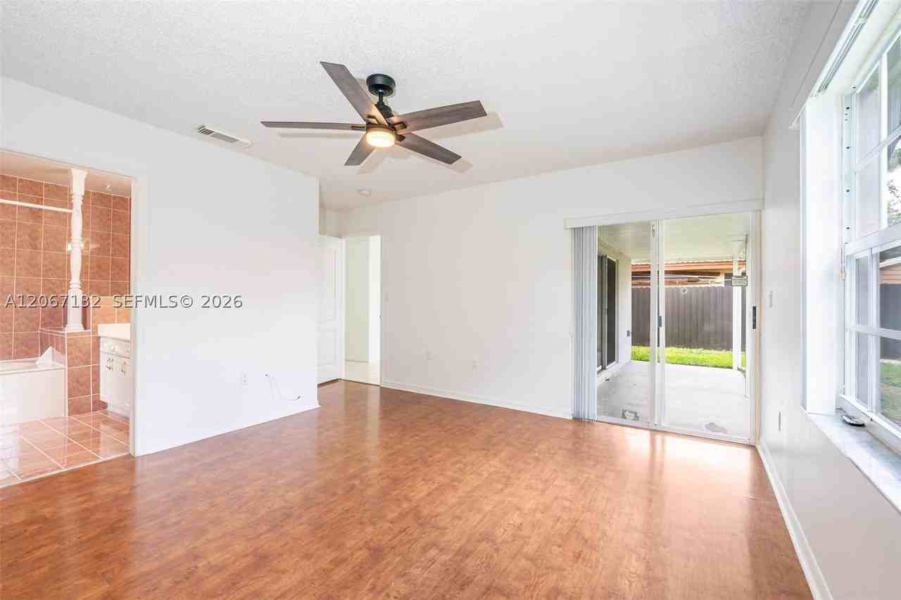 12851 Nw 7th Ter - Photo 5 of 47