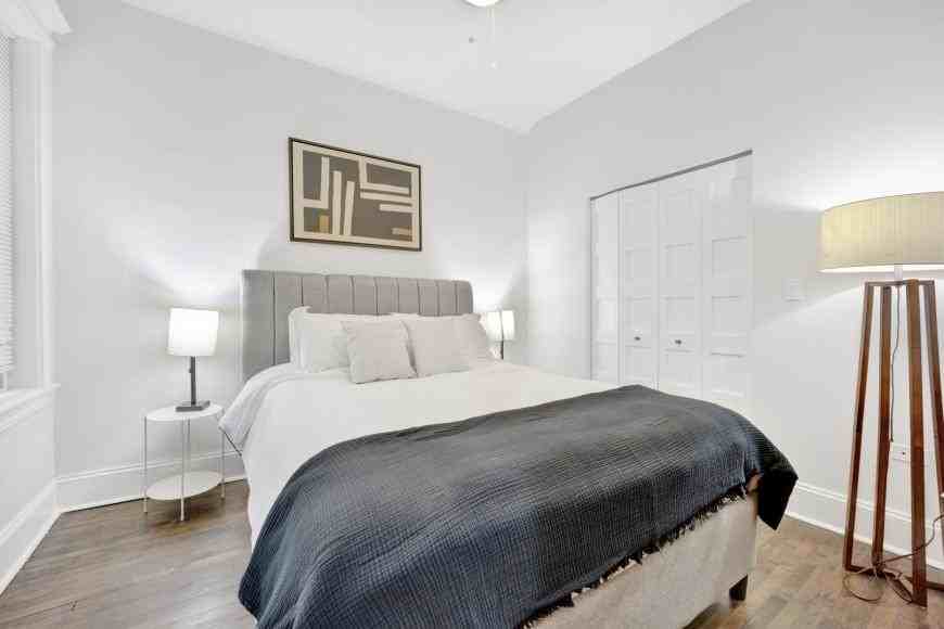 1004 W Dakin St - Photo 3 of 10