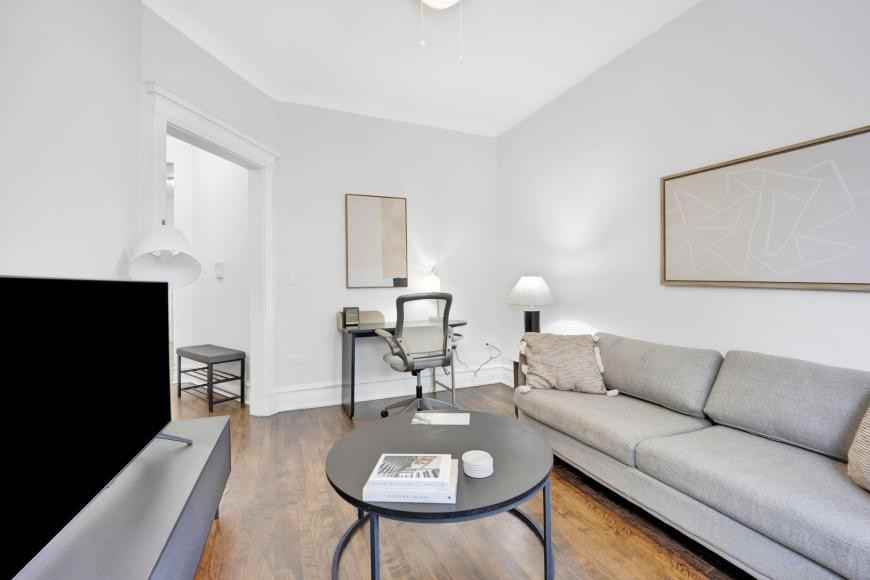 1004 W Dakin St - Photo 6 of 10