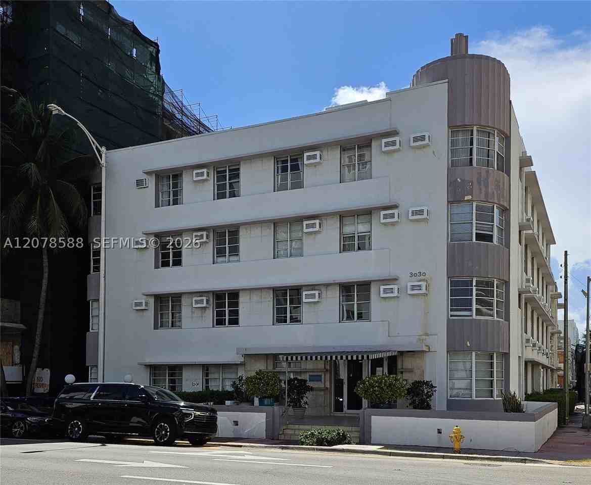 3030 Collins Ave #4B - Photo 2 of 22