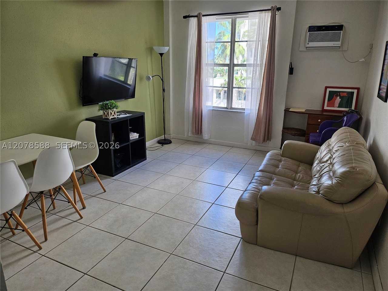 3030 Collins Ave #4B - Photo 5 of 22