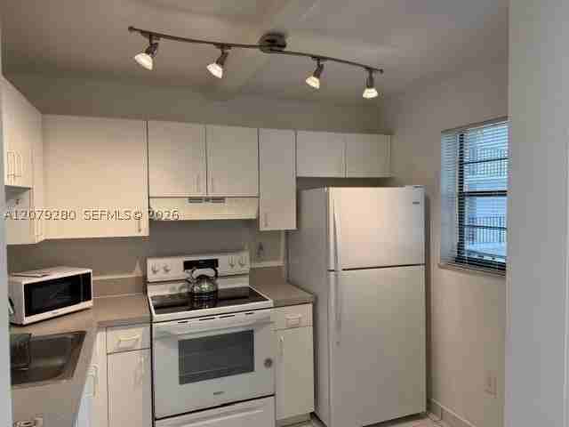 10825 Sw 112th Ave #6-215 - Photo 7 of 15