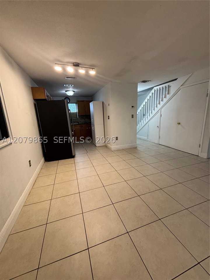 8172 Nw 10th St #5 - Photo 6 of 46