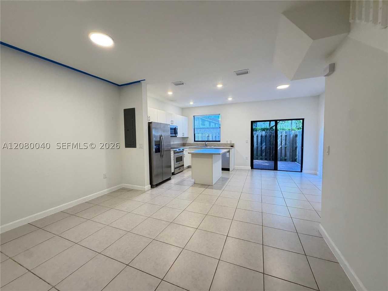 883 Ne 211th St #883 - Photo 5 of 18