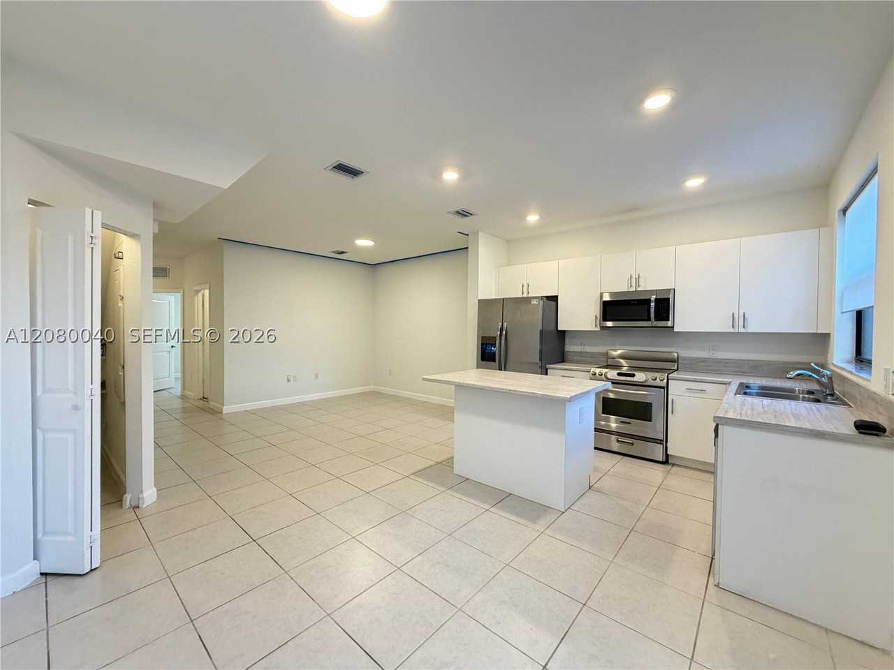 883 Ne 211th St #883 - Photo 6 of 18