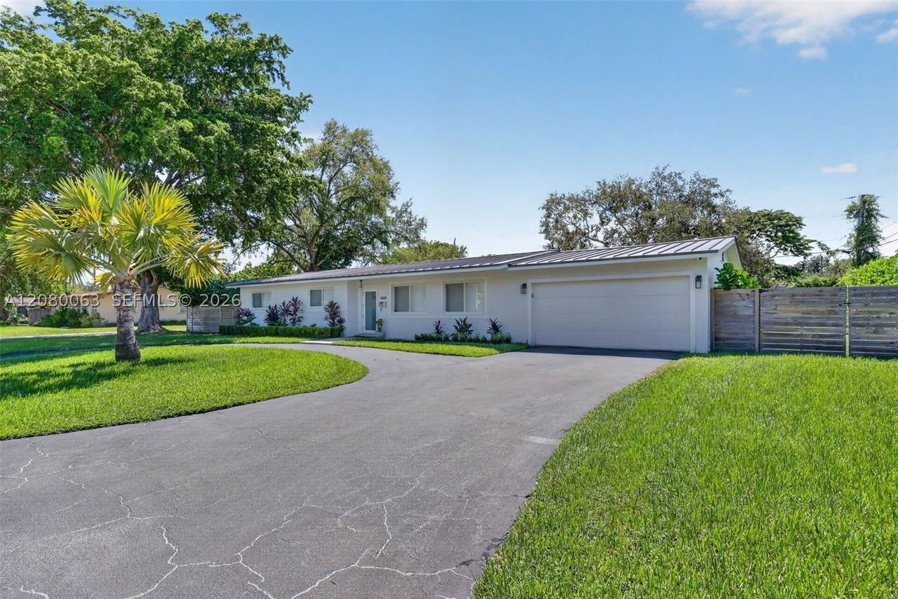 14220 Sw 86th Ave #0 - Photo 5 of 48