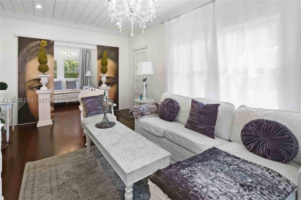 743 Nw 9th Ave #1 - Photo 5 of 19