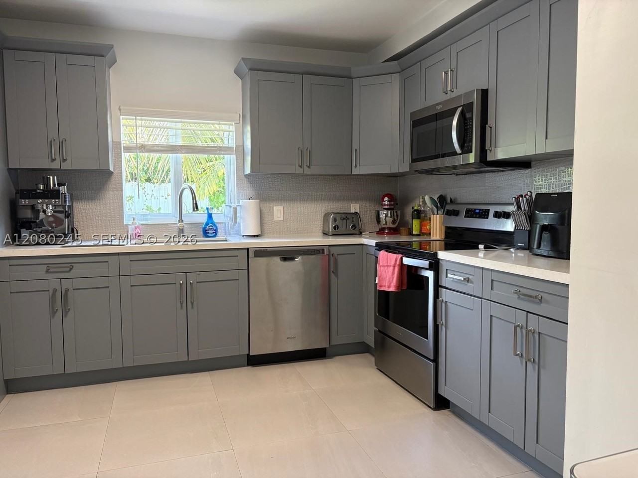 5911 Sw 62nd Ter - Photo 5 of 20