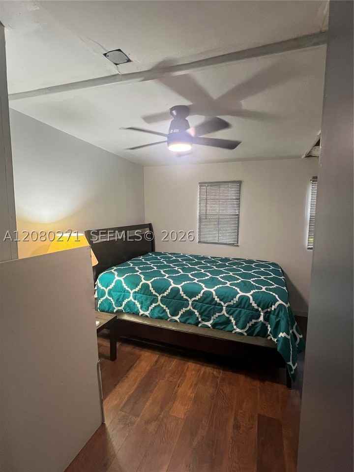 411 Sw 1st St #2 - Photo 5 of 8