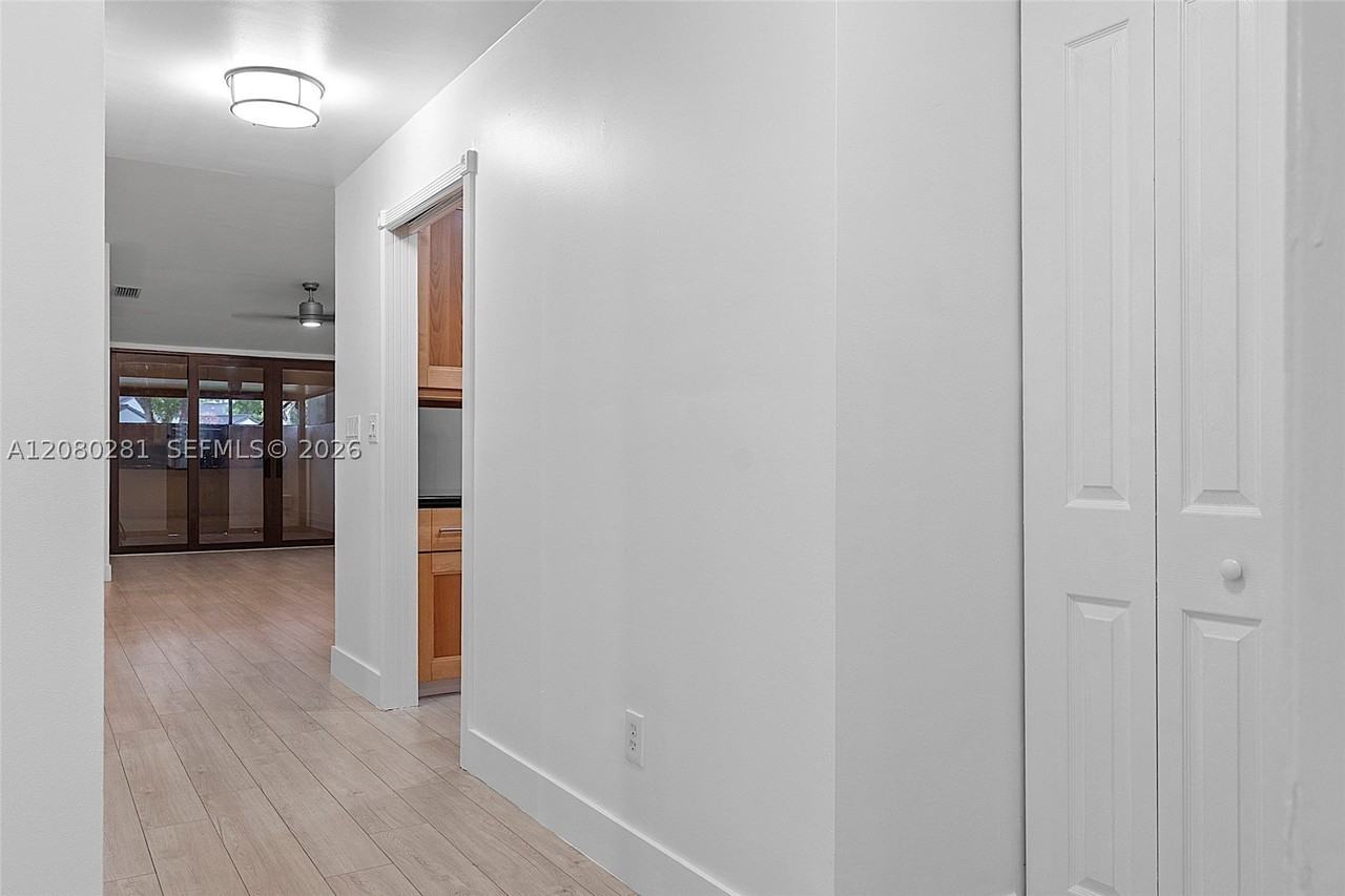 13340 Sw 90th Ter #F - Photo 5 of 45
