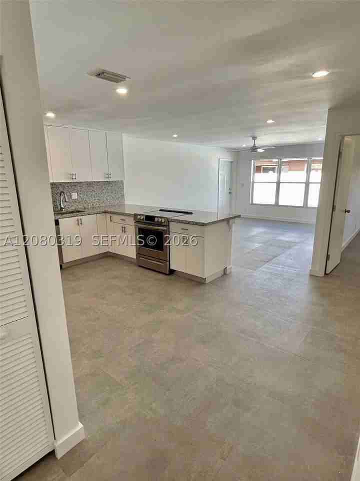 5711 Nw 28th St #5711 - Photo 4 of 28