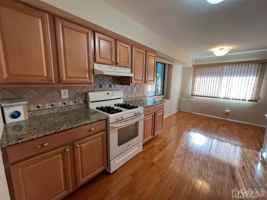 featured image of 412 Edison Glen Ter
