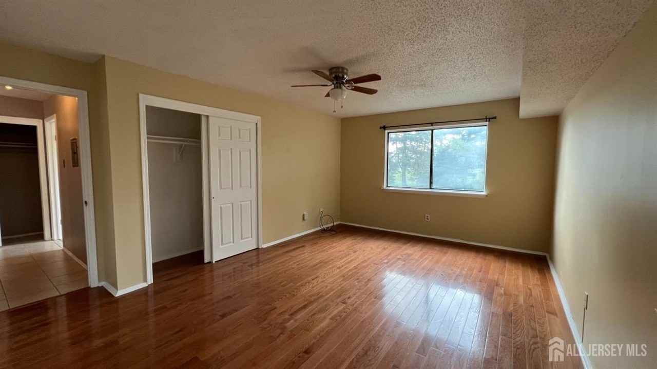412 Edison Glen Ter - Photo 7 of 14