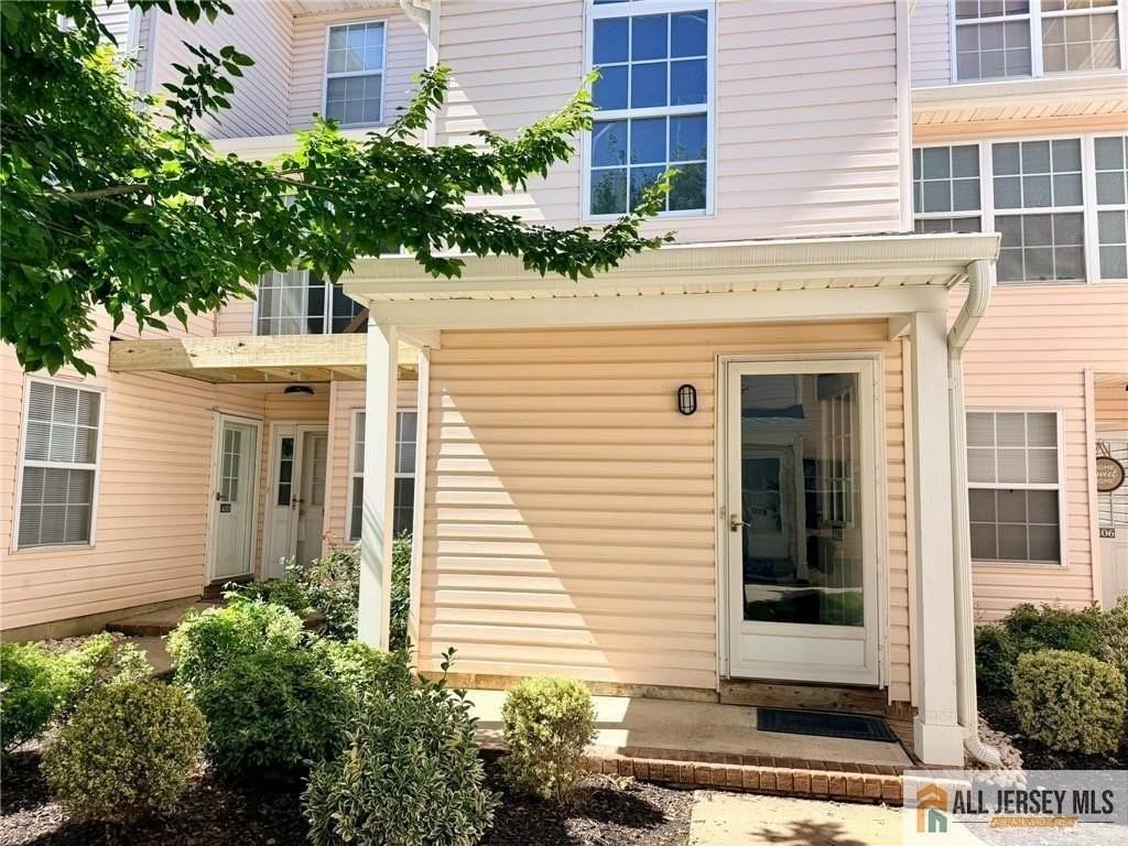 412 Plymouth Rd - Photo 2 of 30