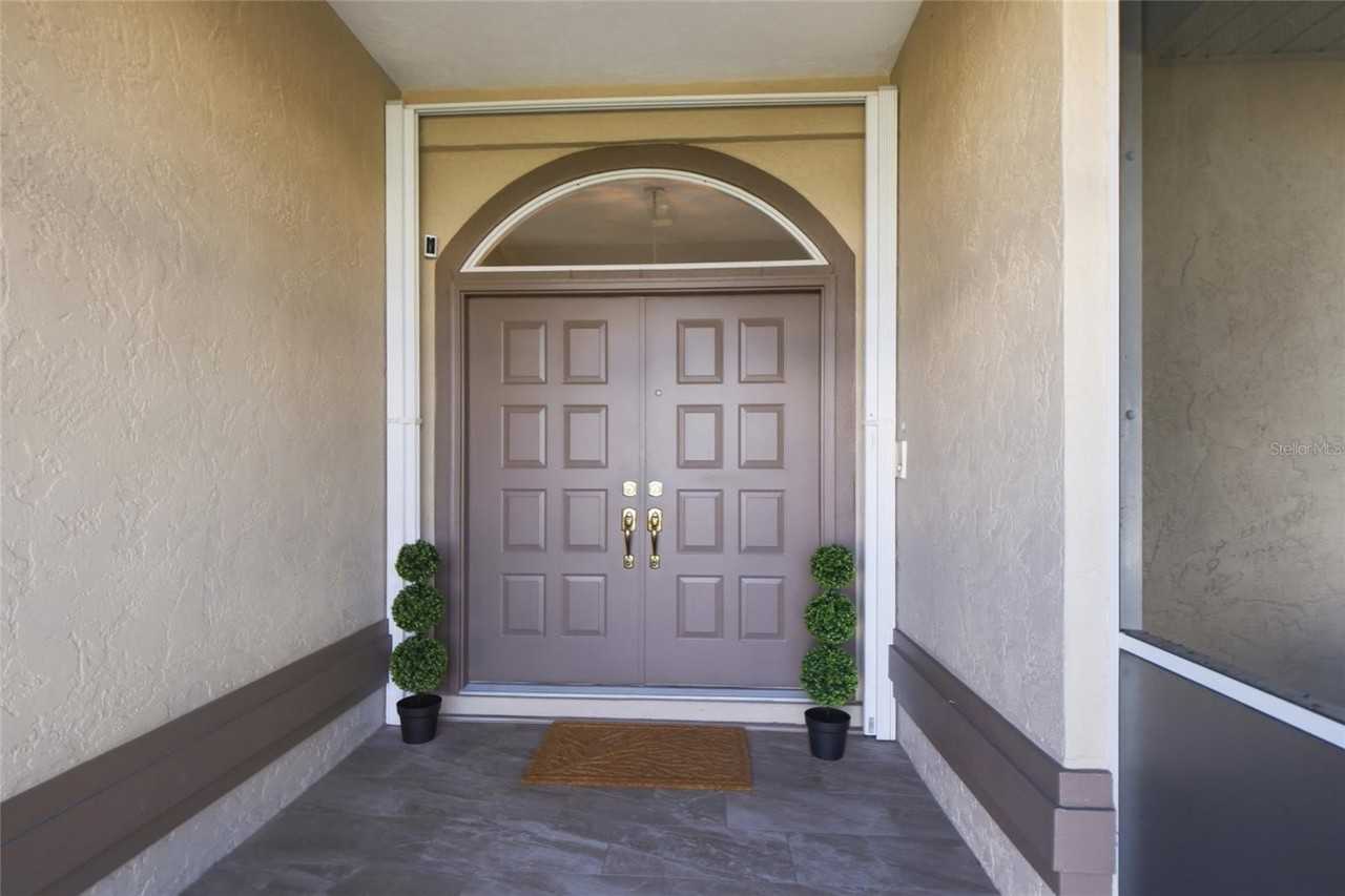 1011 Beckley Cir - Photo 4 of 49