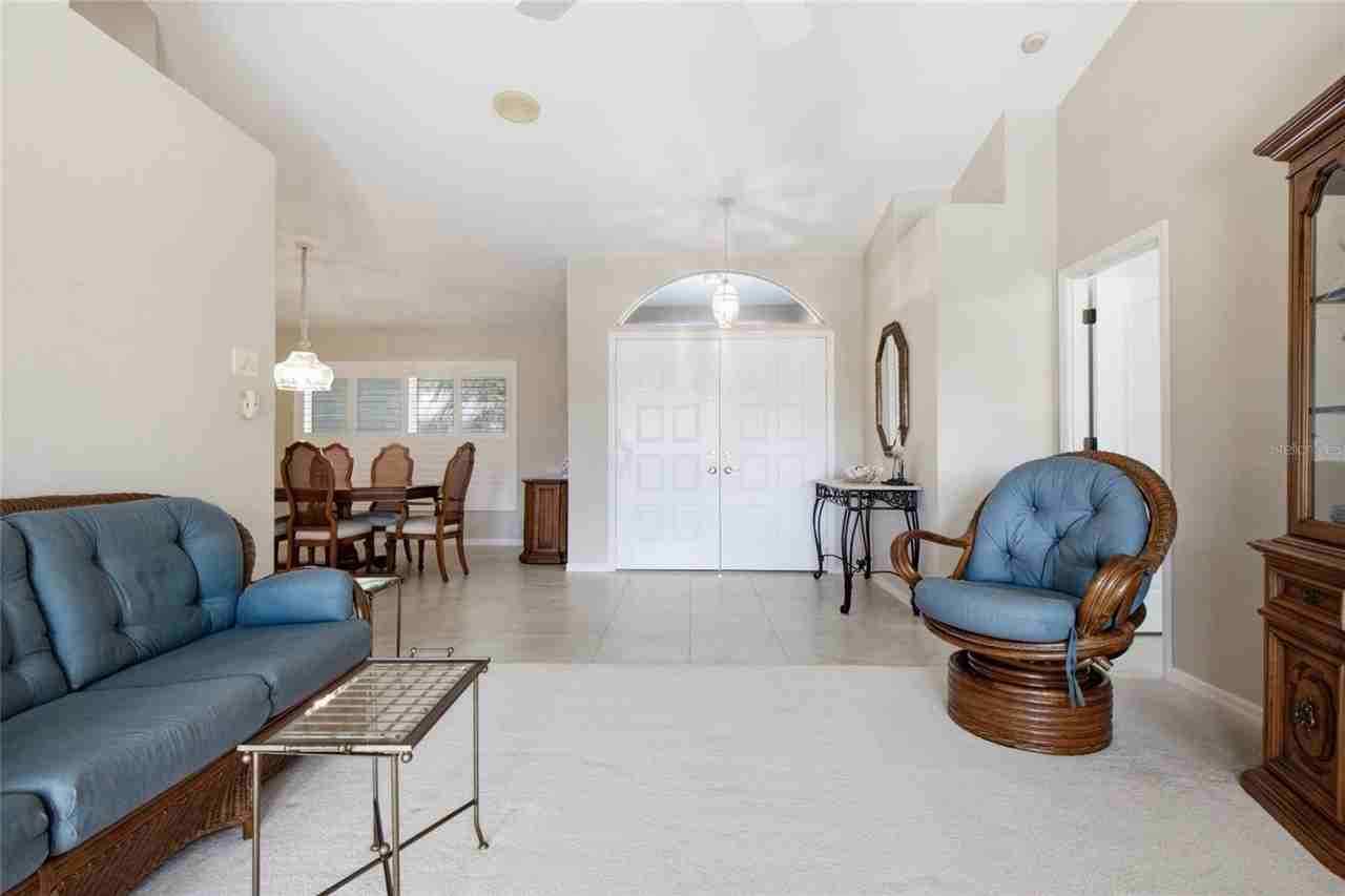 1011 Beckley Cir - Photo 5 of 49