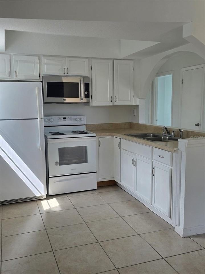 294 Valencia Ave - Photo 3 of 18