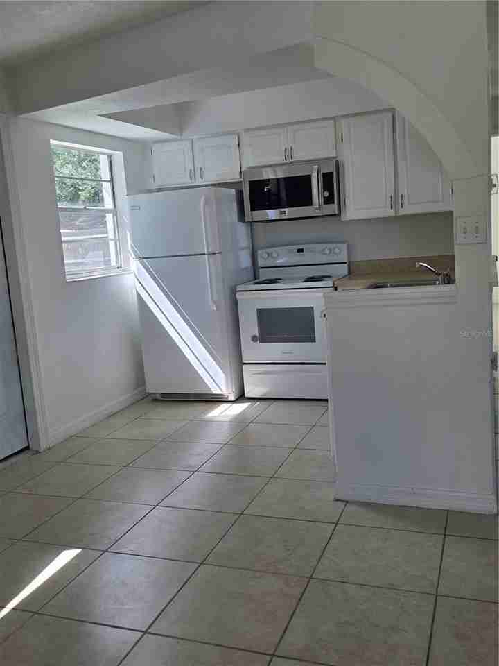 294 Valencia Ave - Photo 4 of 18