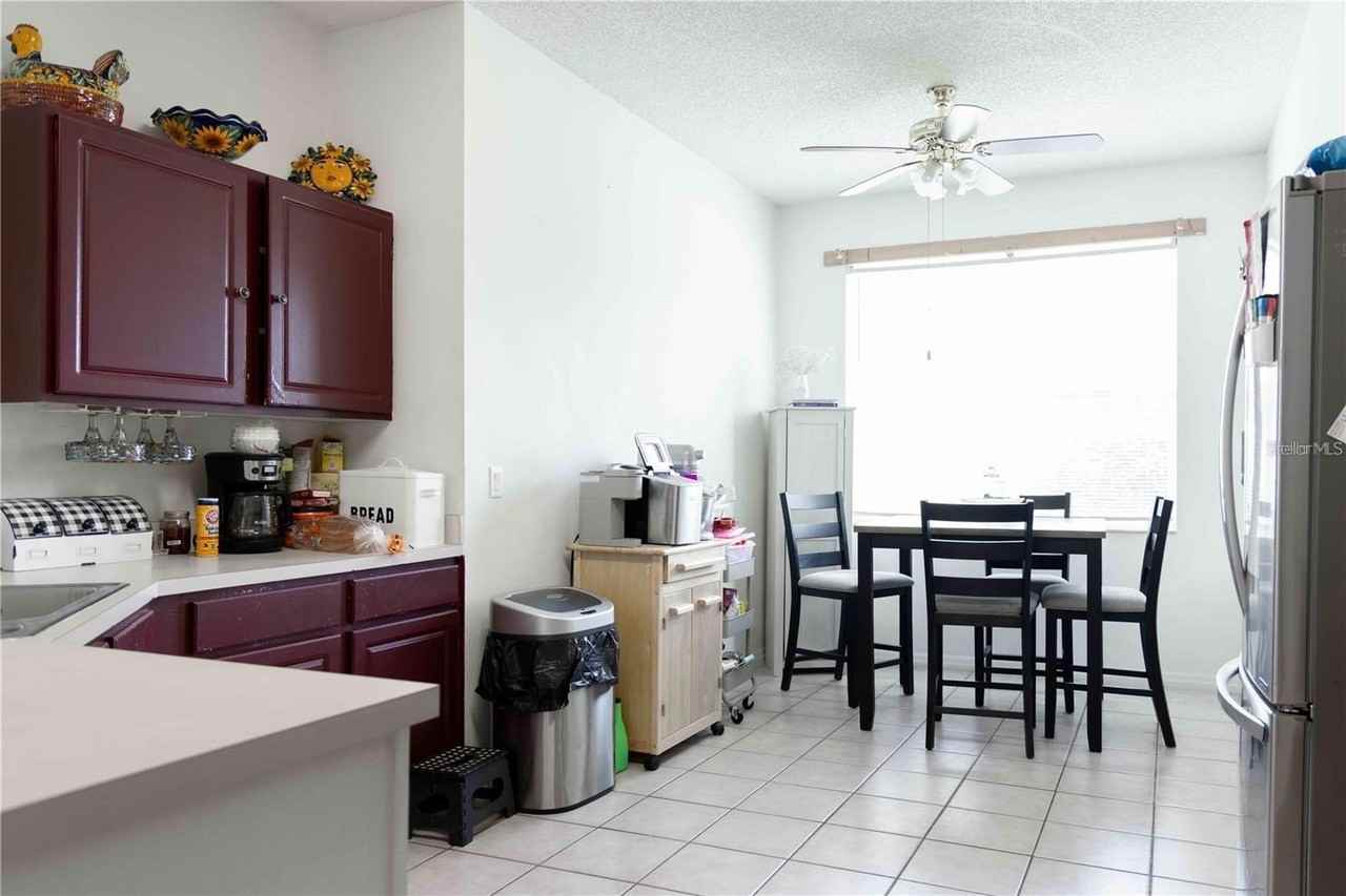 4940 Bellthorn Dr - Photo 4 of 14