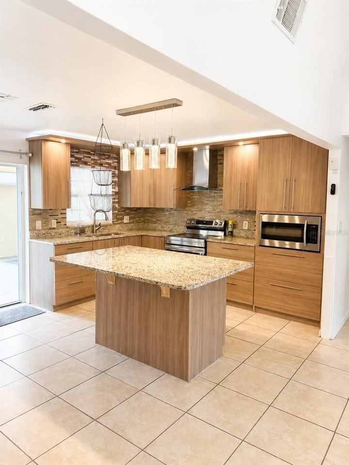 101 Gardenia Rd - Photo 4 of 12