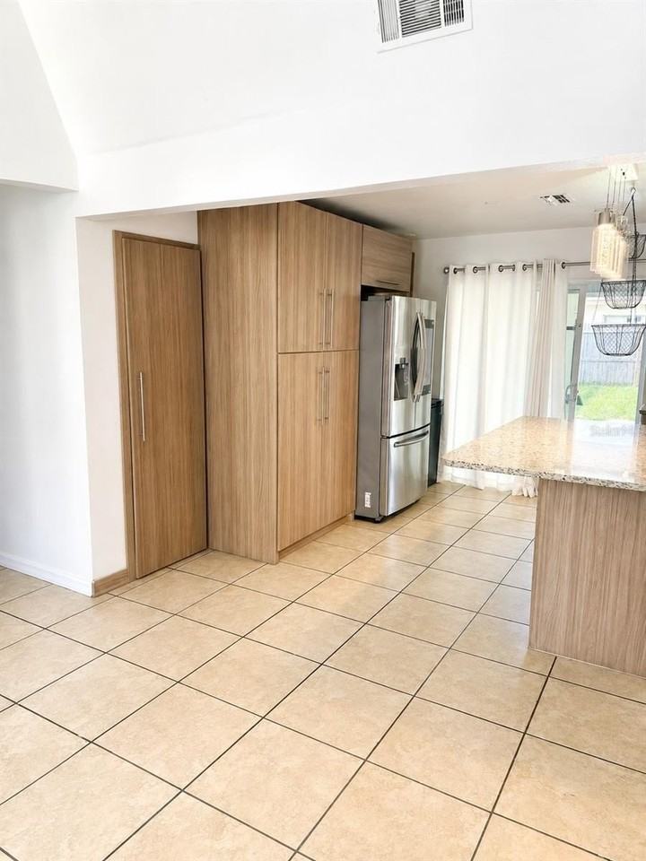 101 Gardenia Rd - Photo 5 of 12