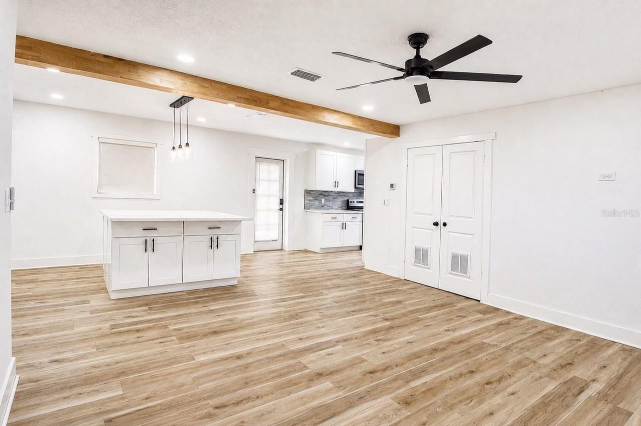 113 Inwood Cir - Photo 3 of 20