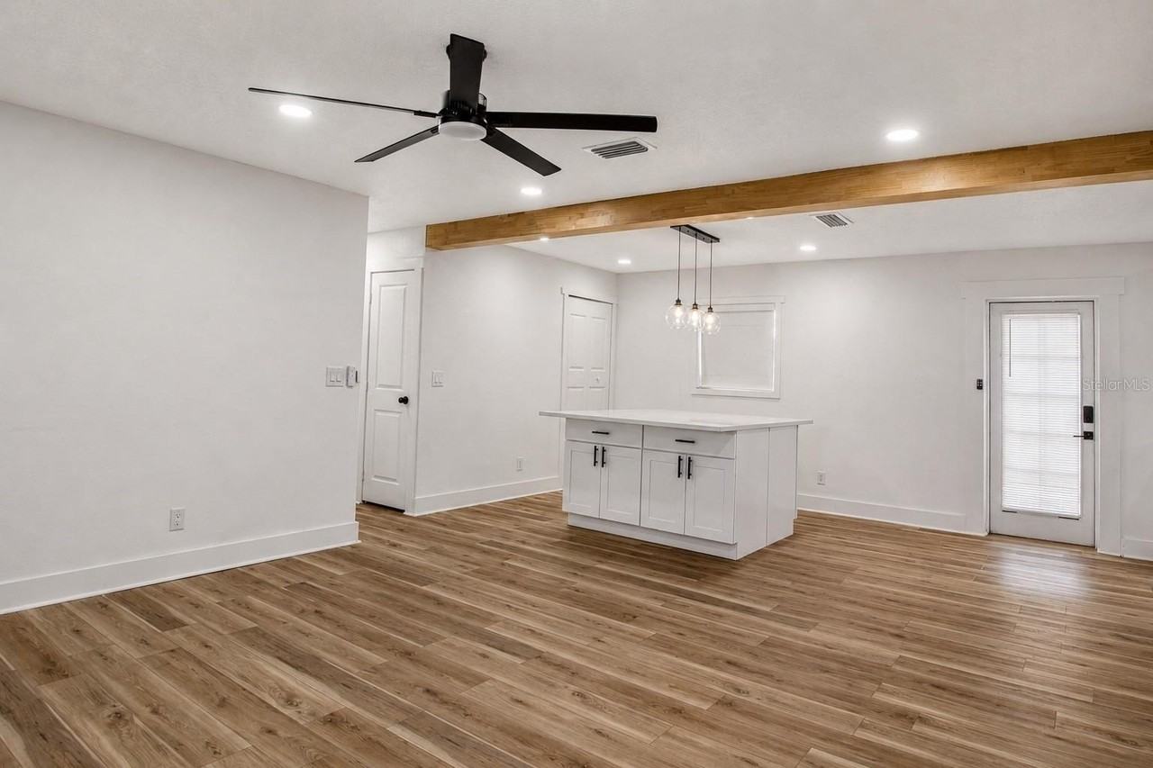 113 Inwood Cir - Photo 7 of 20