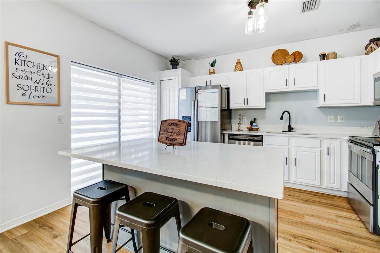 12610 Adventure Dr - Photo 5 of 39