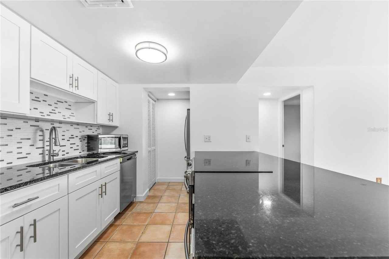 5820 N Church Ave #422 - Photo 7 of 36