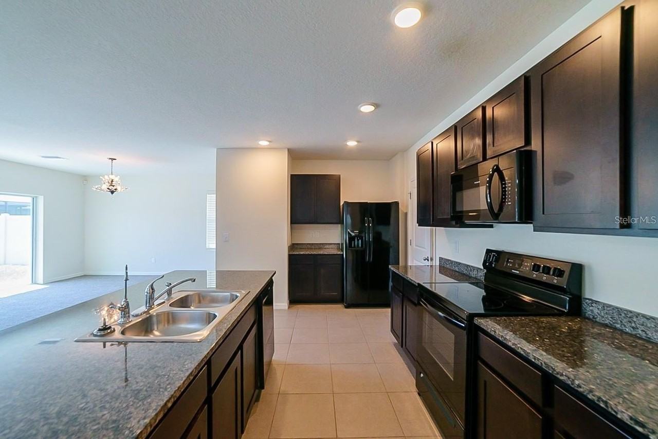 7976 Pelican Reed Cir - Photo 5 of 21