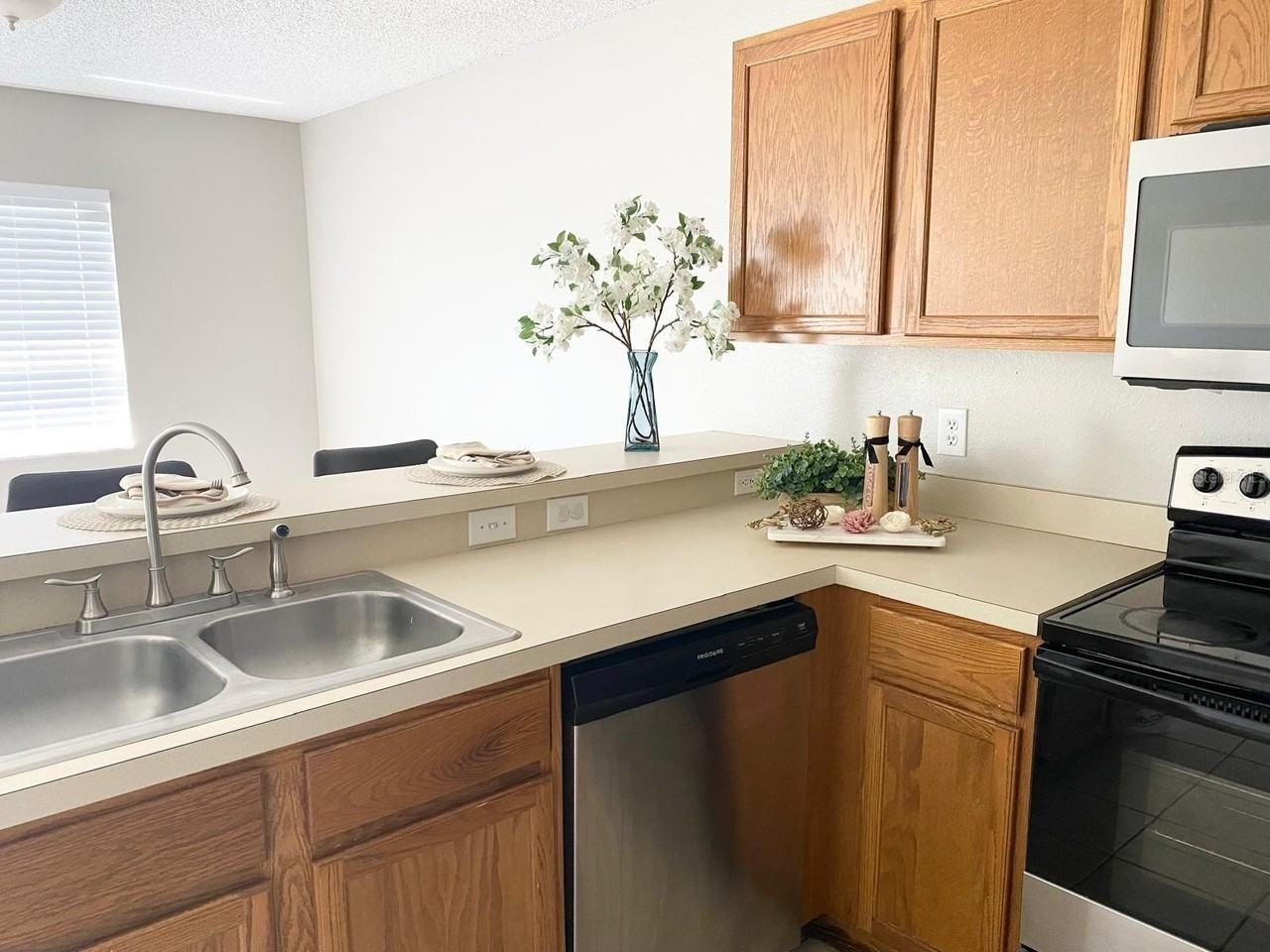 4350 Winding River Way - Photo 3 of 18