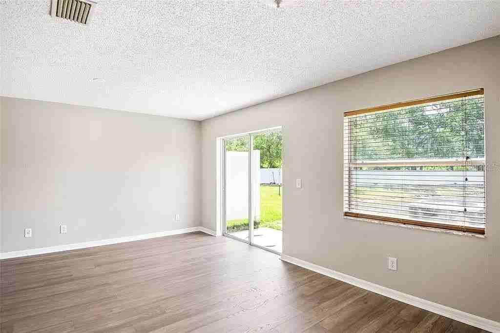 4350 Winding River Way - Photo 5 of 18